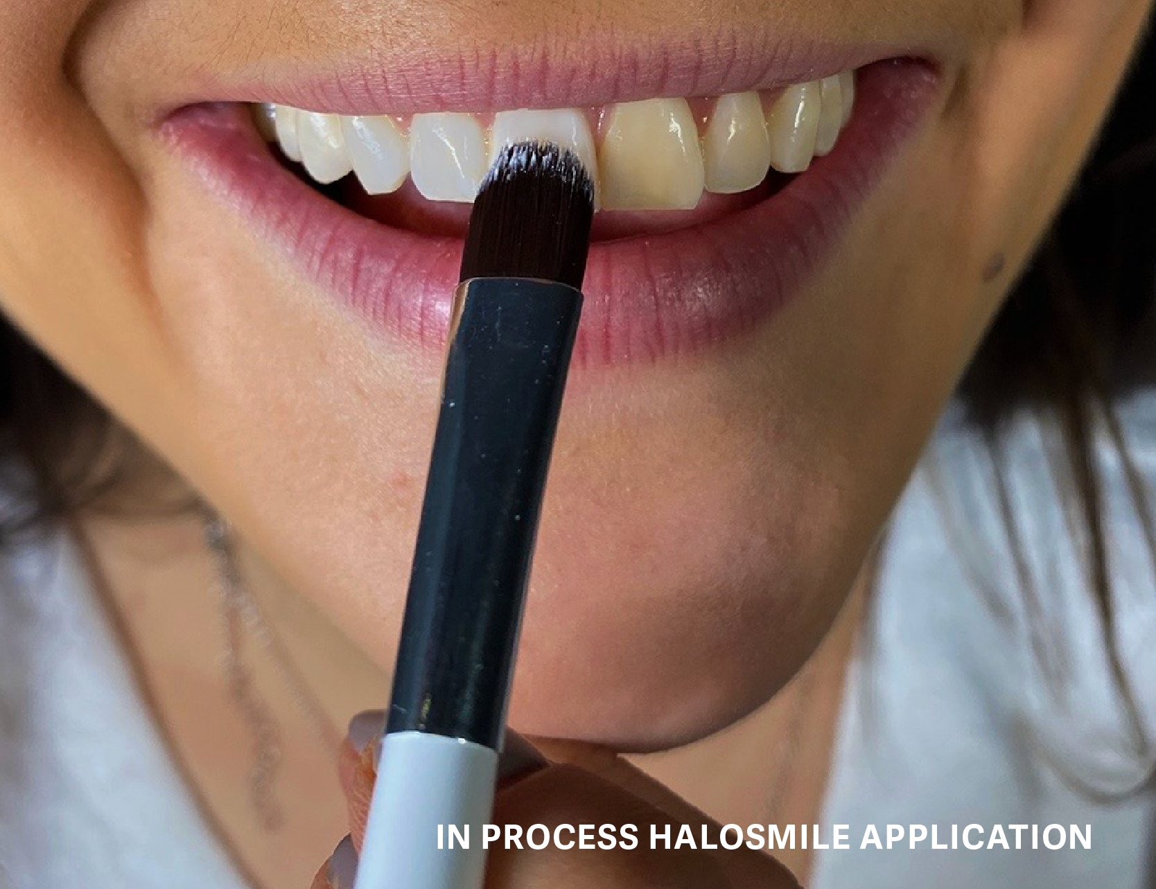 Instantly white teeth in 15 minutes or less. Paint on teeth whitening. 